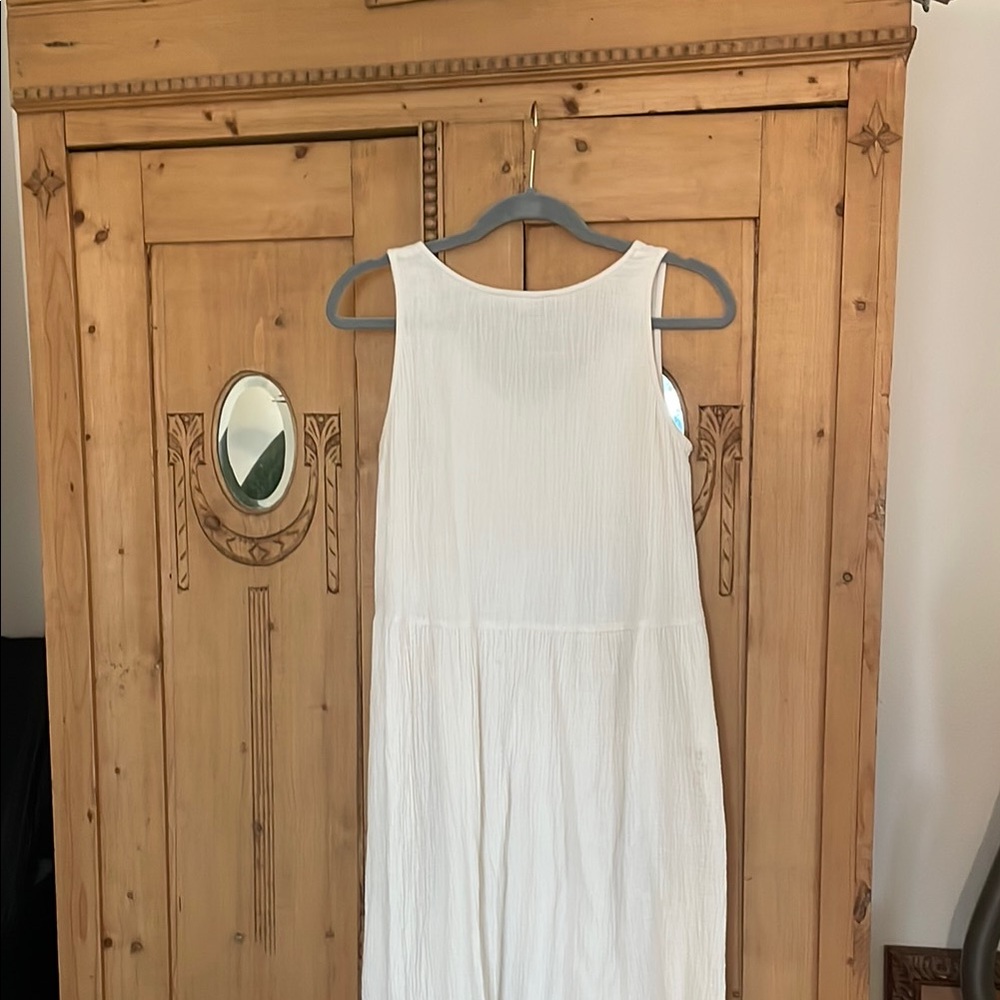 Sleeveless Cream Midi Dress with Scoop Neck - Picture 4 of 4